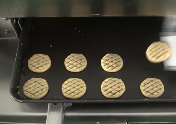 আনারস কেকের জন্য হংকং 1000 ডাবল ডিমের আঁকার মেশিন